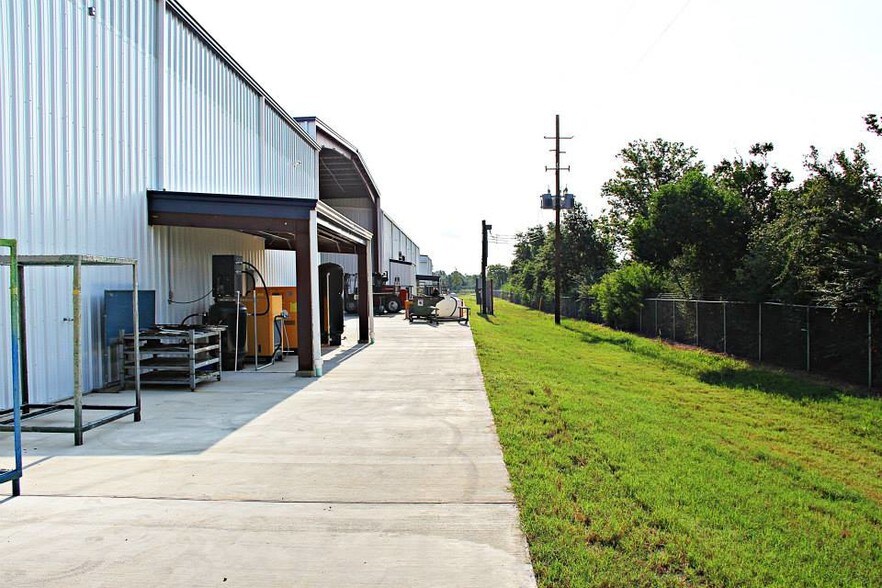 19202 Kickapoo Rd, Waller, TX for sale - Building Photo - Image 1 of 1