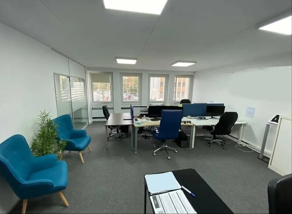 Office in Créteil for lease Interior Photo- Image 1 of 4