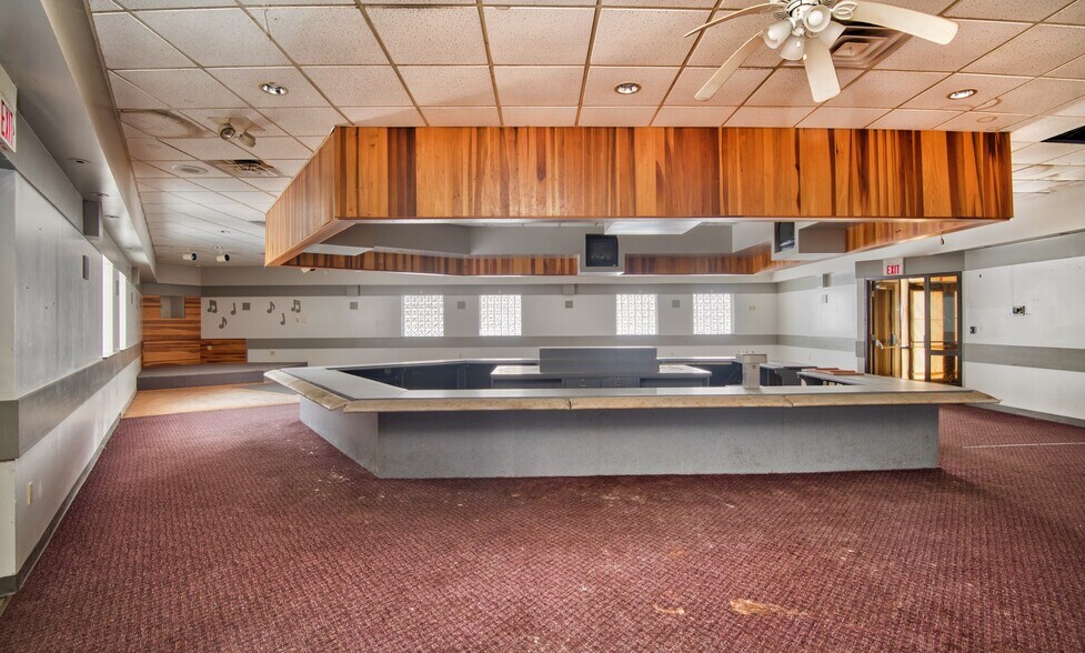 1240 N Main St, Niles, OH for sale - Building Photo - Image 1 of 1