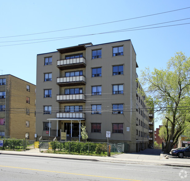 612 Dawes Rd, Toronto, ON for sale - Primary Photo - Image 1 of 1