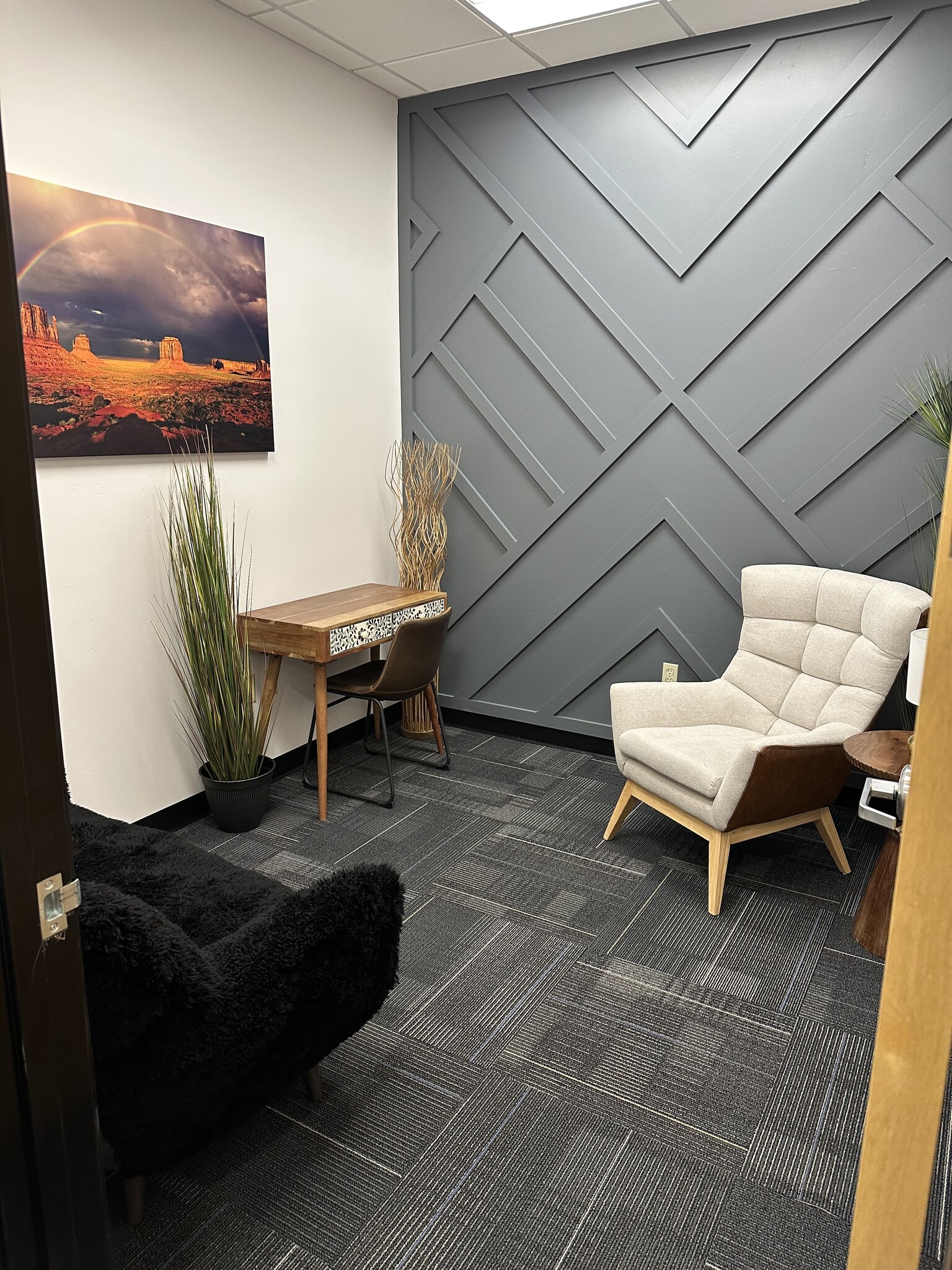 4025 W Chandler Blvd, Chandler, AZ for lease Interior Photo- Image 1 of 9