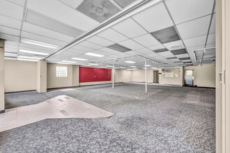 5220-5250 Northfield Rd, Maple Heights, OH for lease Interior Photo- Image 2 of 24