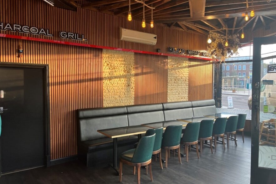 3 The Strand, Exmouth for sale - Interior Photo - Image 3 of 5