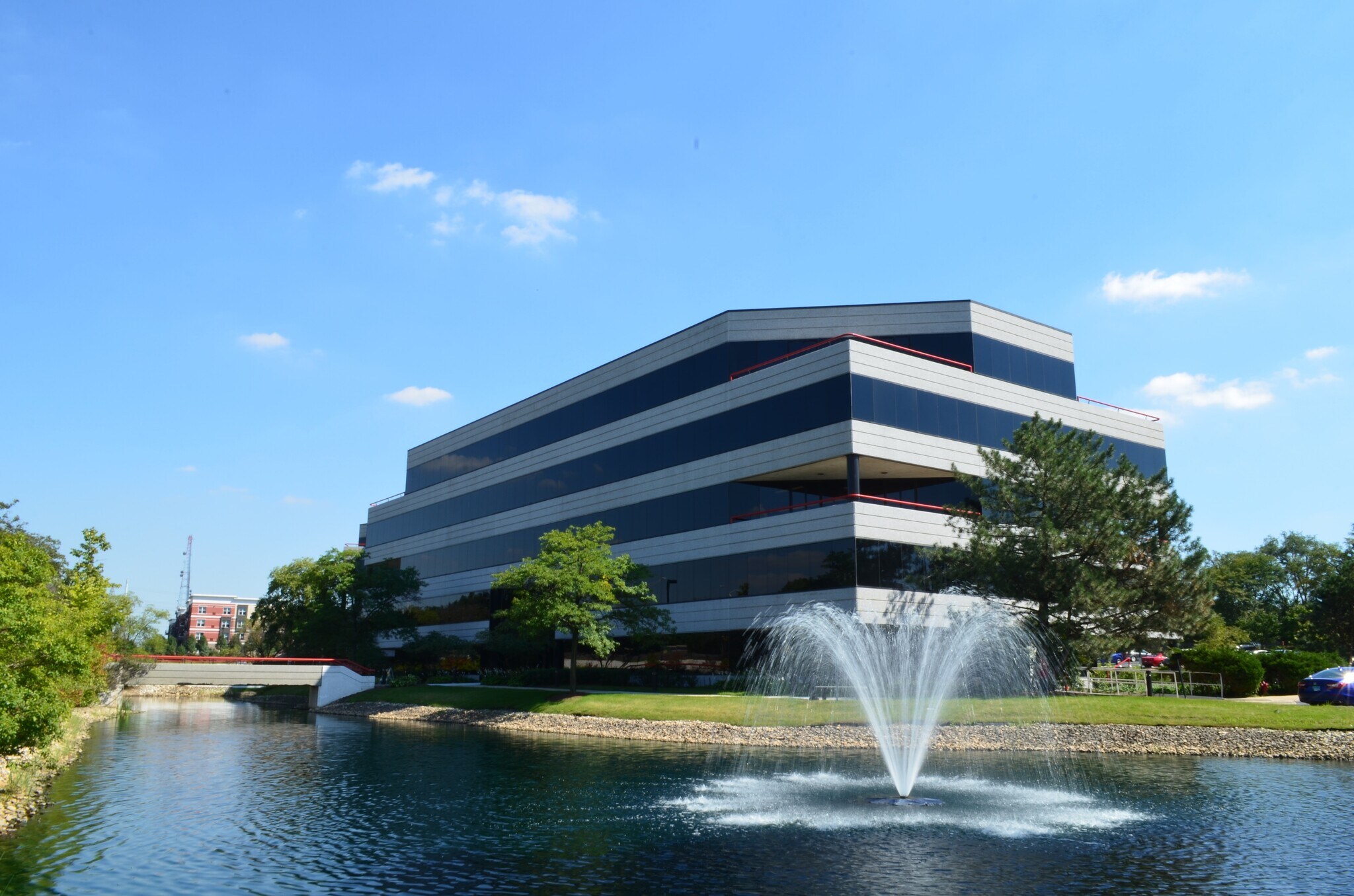 550-650 Warrenville Rd, Lisle, IL for lease Building Photo- Image 1 of 8