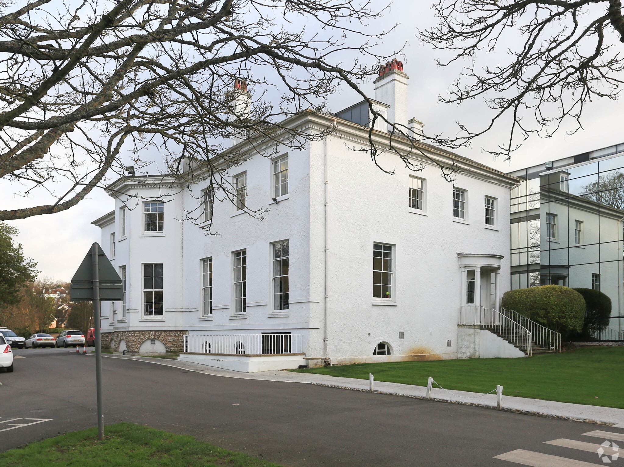 Thorncroft Dr, Leatherhead for lease Primary Photo- Image 1 of 8