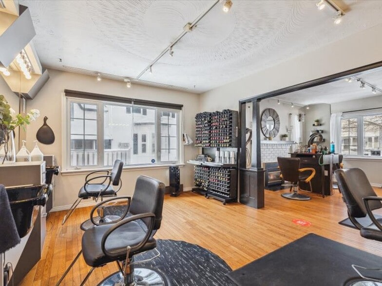 294 Dundas St, Hamilton, ON for sale - Building Photo - Image 3 of 9