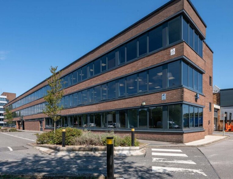 Waterloo Rd, Poole, DOR BH17 0HL