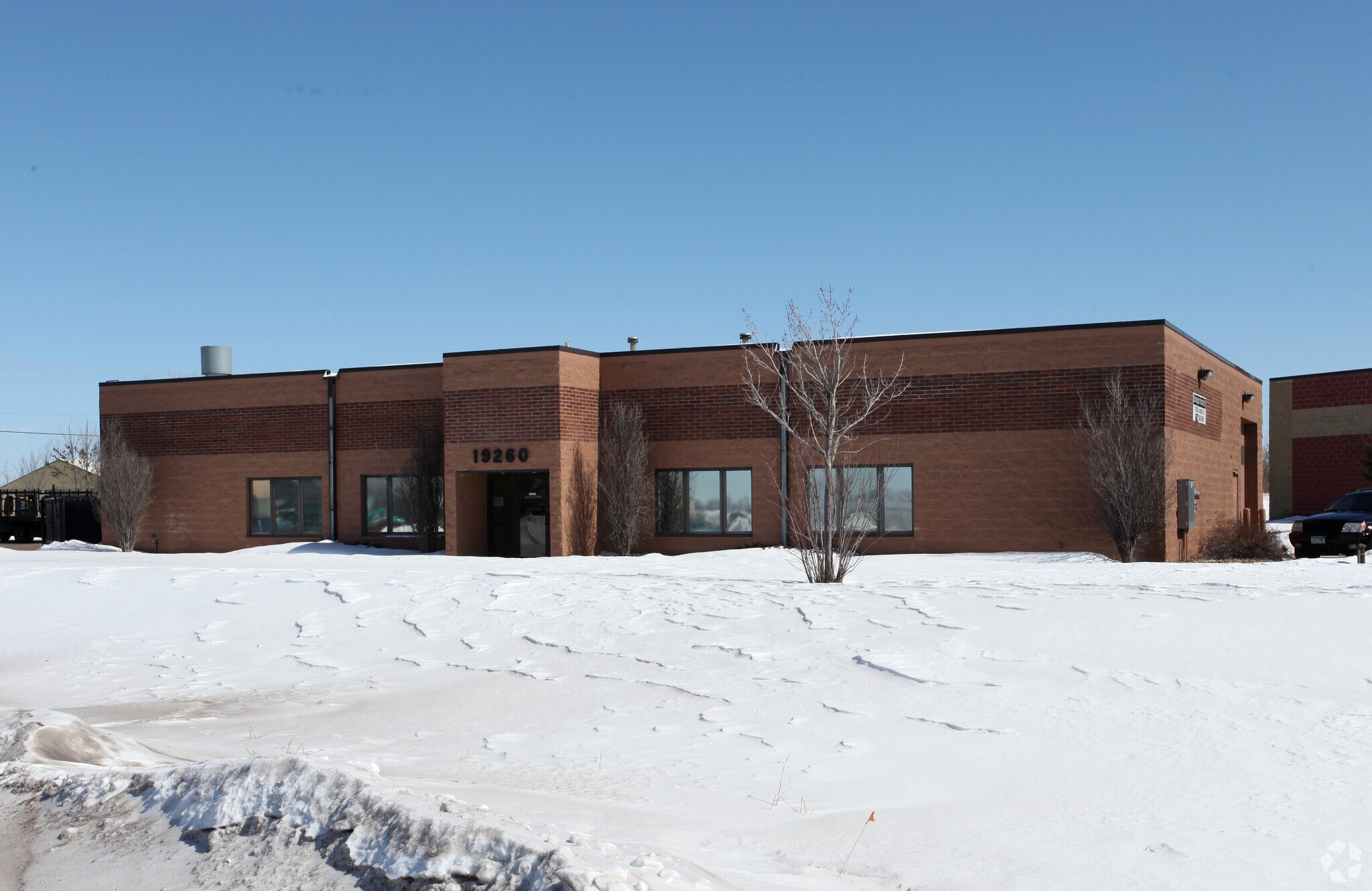 19260 Linden Dr, Osseo, MN for sale Primary Photo- Image 1 of 1