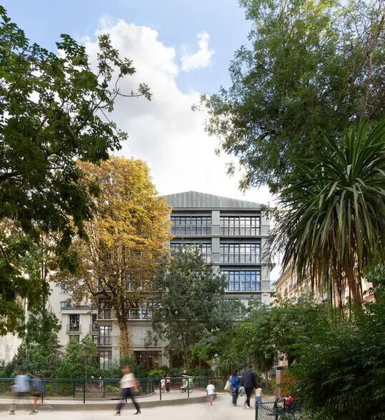 Office in Paris for lease - Building Photo - Image 1 of 19