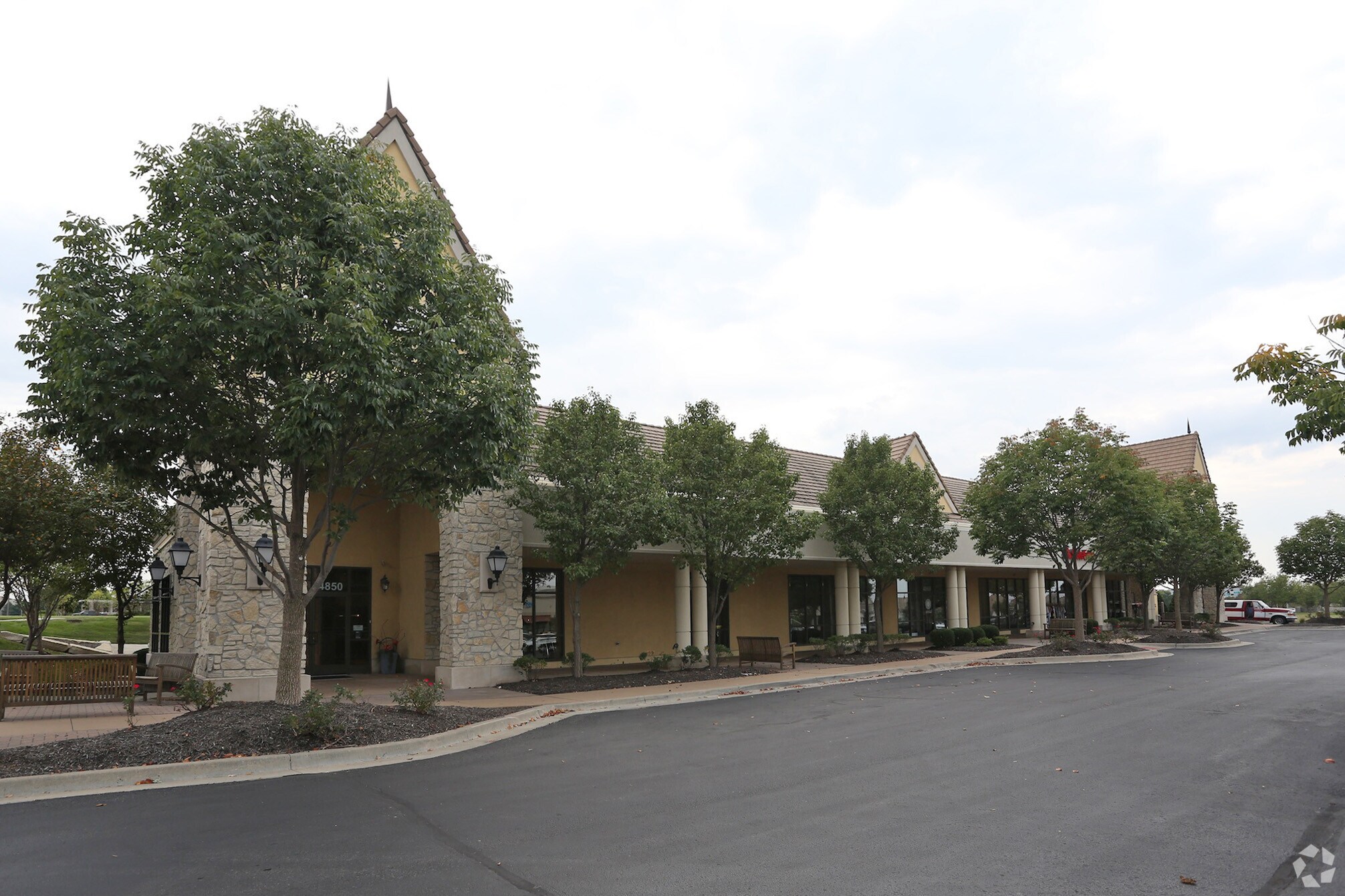 4850-4876 W 135th St, Leawood, KS for sale Primary Photo- Image 1 of 1