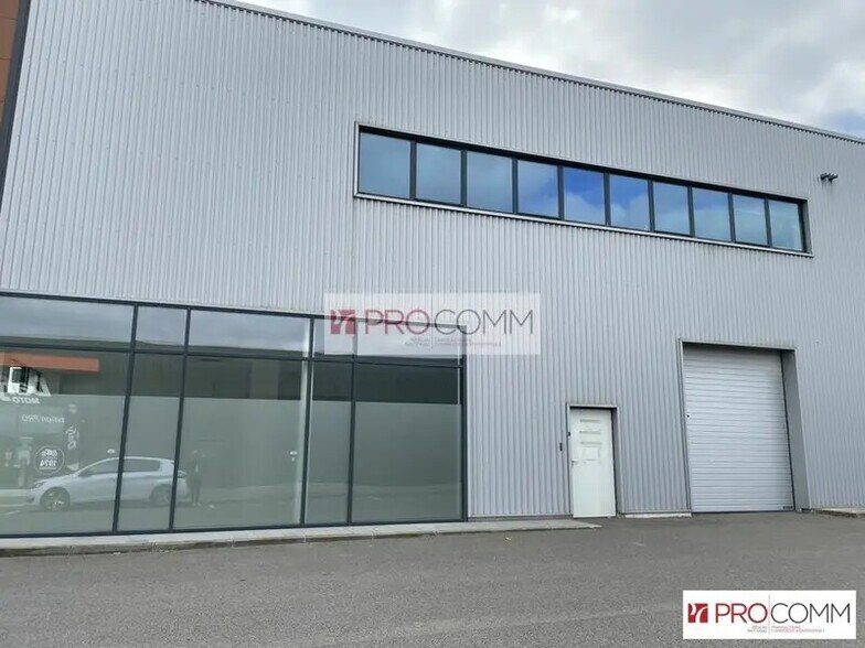 Flex in Chartres for lease - Building Photo - Image 3 of 6