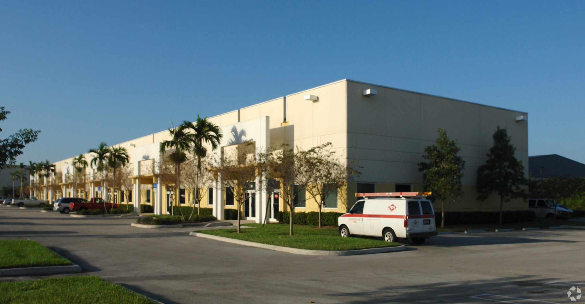 6535 Nova Dr, Davie, FL for lease Building Photo- Image 1 of 3