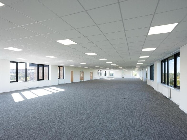 Greenside St, Newhouse for lease - Building Photo - Image 2 of 3