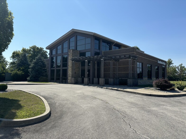 11481 Olio rd, Fishers, IN for lease - Building Photo - Image 1 of 12