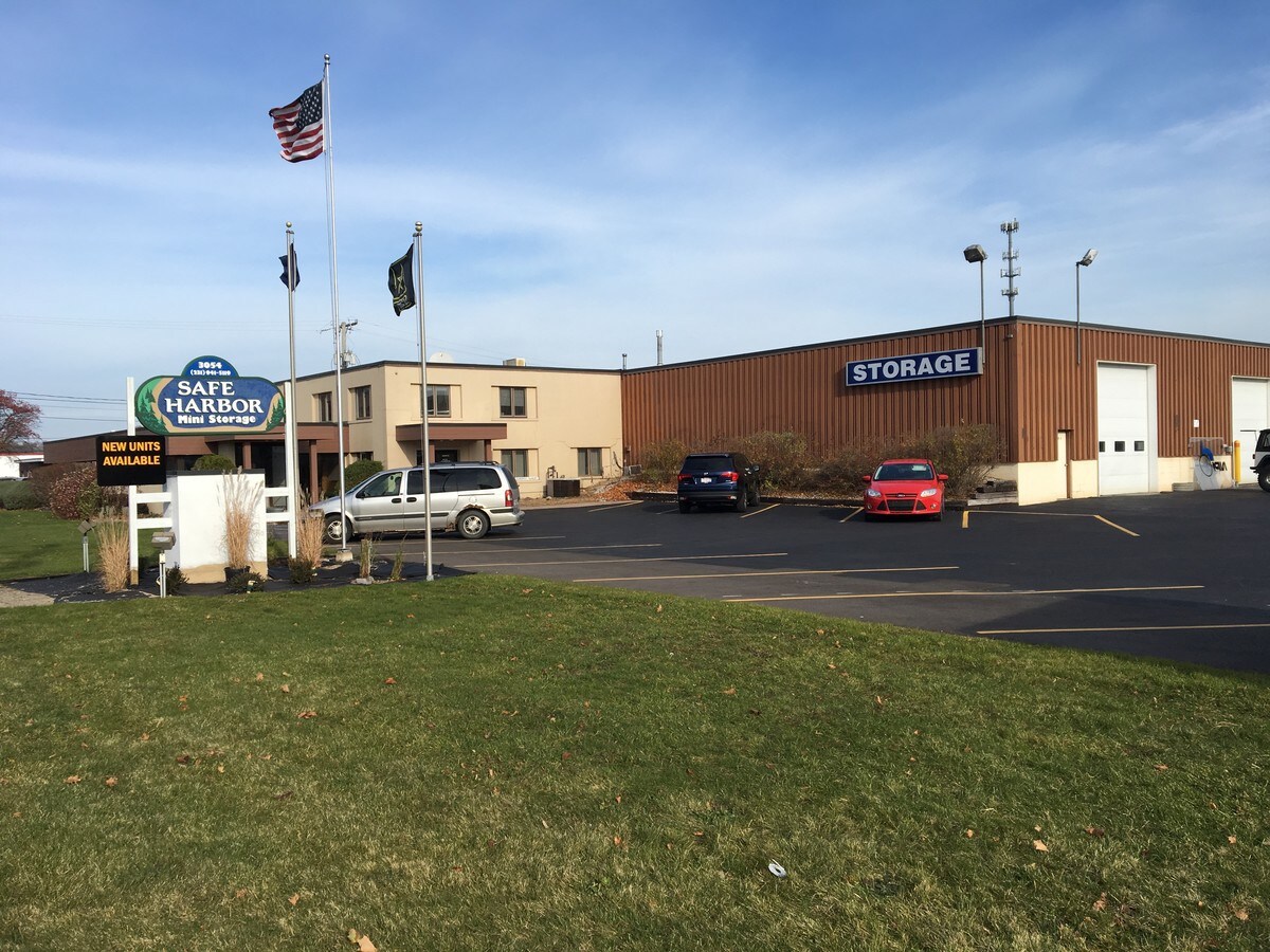 3054 Cass Rd, Traverse City, MI 49684