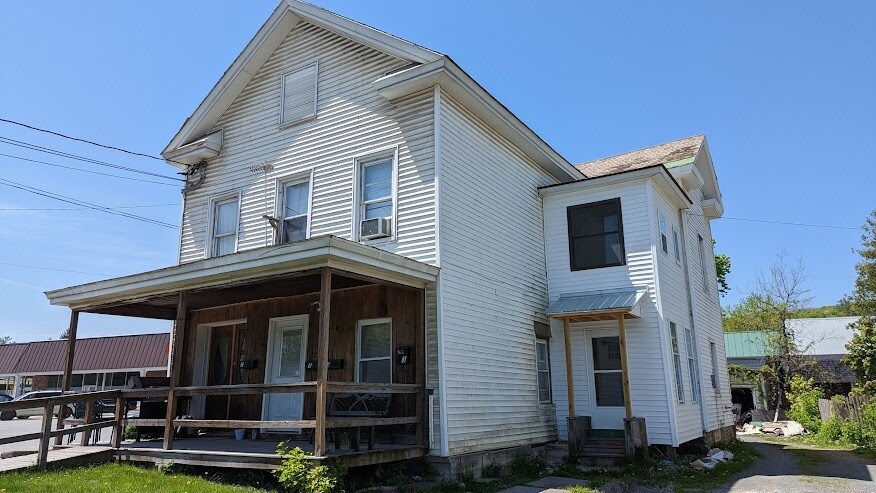 166 Broadway, Whitehall, NY for sale - Primary Photo - Image 1 of 1