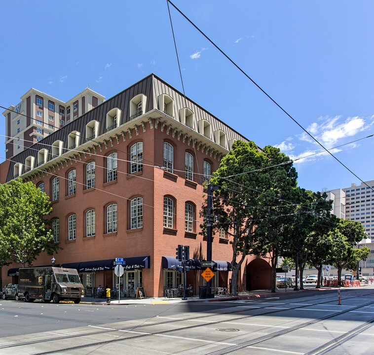 444 W C St, San Diego, CA 92101 Columbia Court Downtown Office