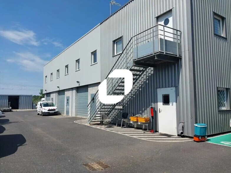 Office in Gallargues-le-Montueux for lease - Building Photo - Image 1 of 11