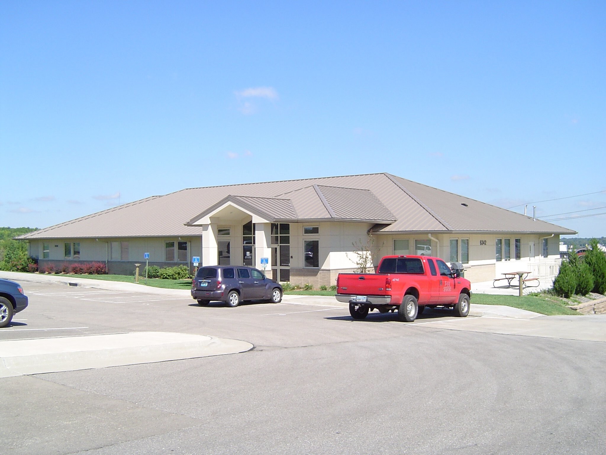 6342 SW 21st St, Topeka, KS for sale Primary Photo- Image 1 of 1
