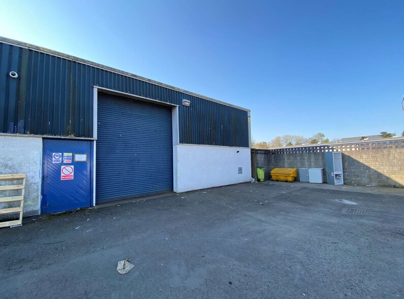 27-37 Tollpark Pl, Cumbernauld for lease - Building Photo - Image 3 of 7