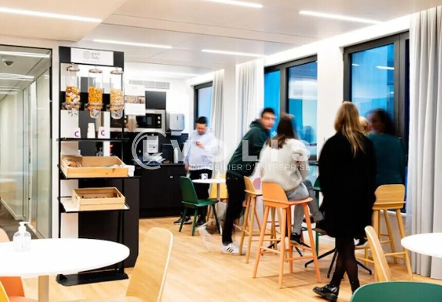 Office in Paris for lease - Interior Photo - Image 2 of 5