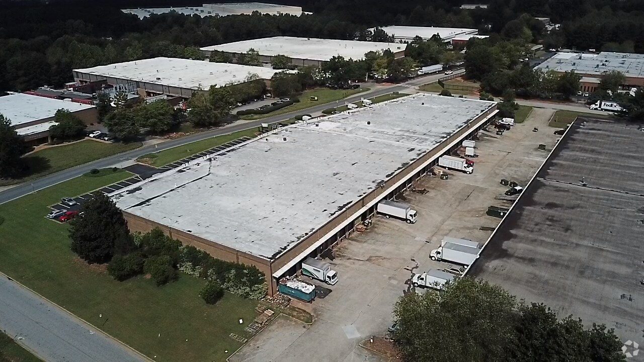 5301-5327 Dividend Dr, Decatur, GA for lease Primary Photo- Image 1 of 7