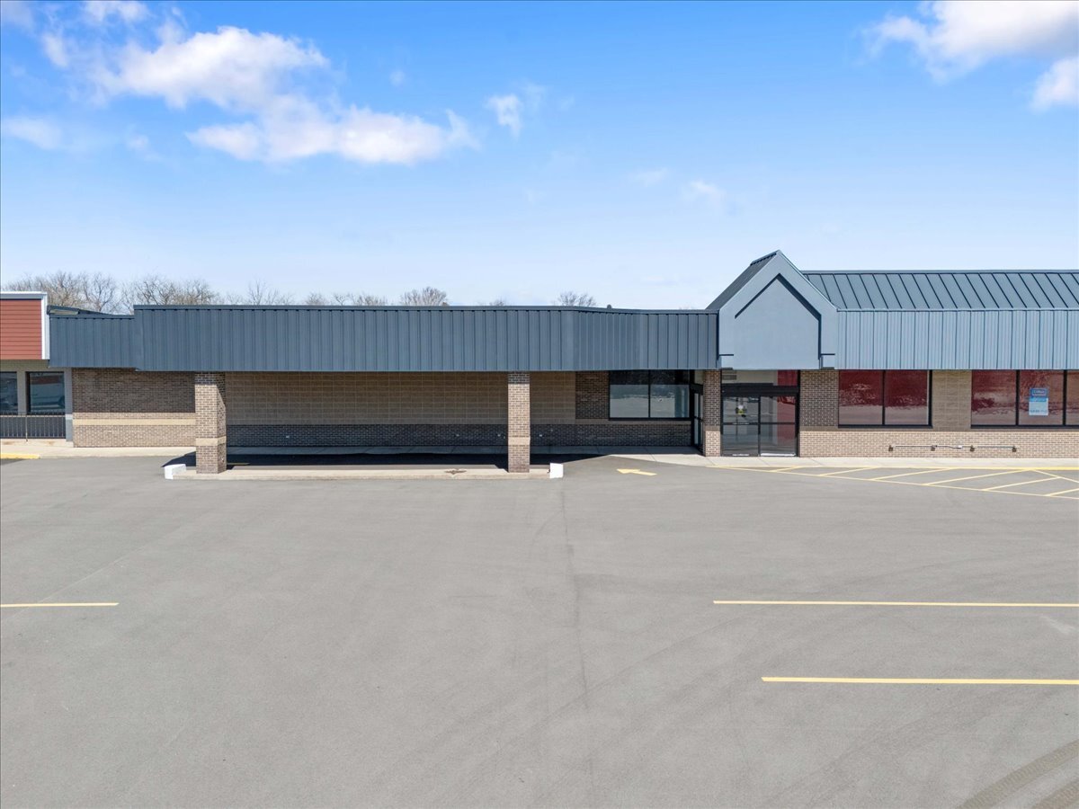 1290 Springdale St, Mount Horeb, WI for sale Primary Photo- Image 1 of 1