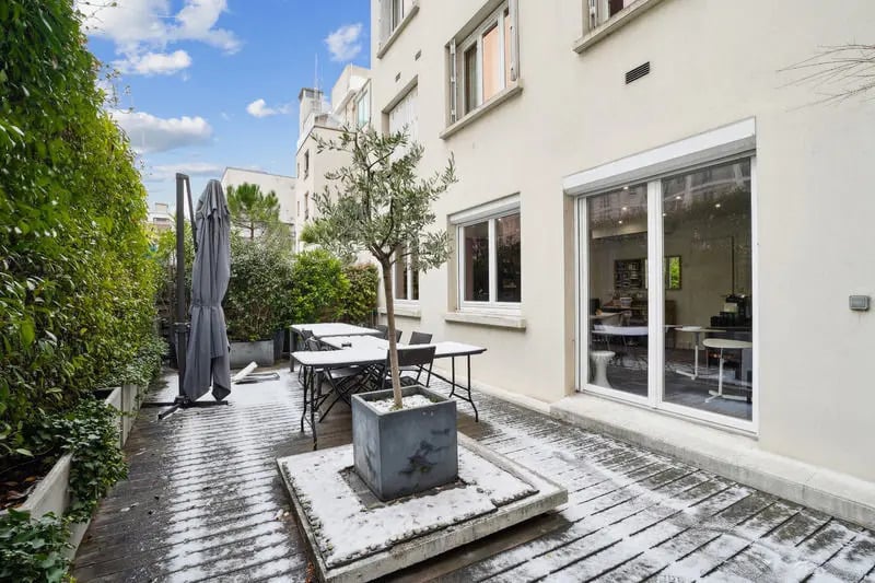 Office in Boulogne-Billancourt for lease - Building Photo - Image 1 of 11