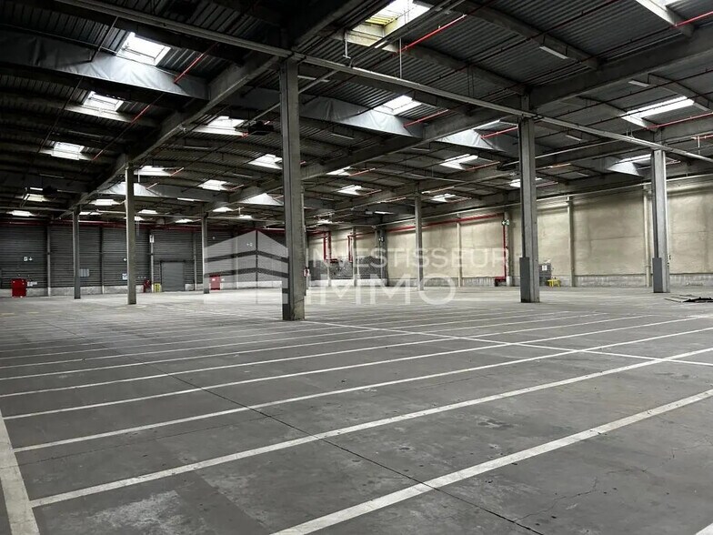 Industrial in Le Meux for sale - Interior Photo - Image 1 of 5
