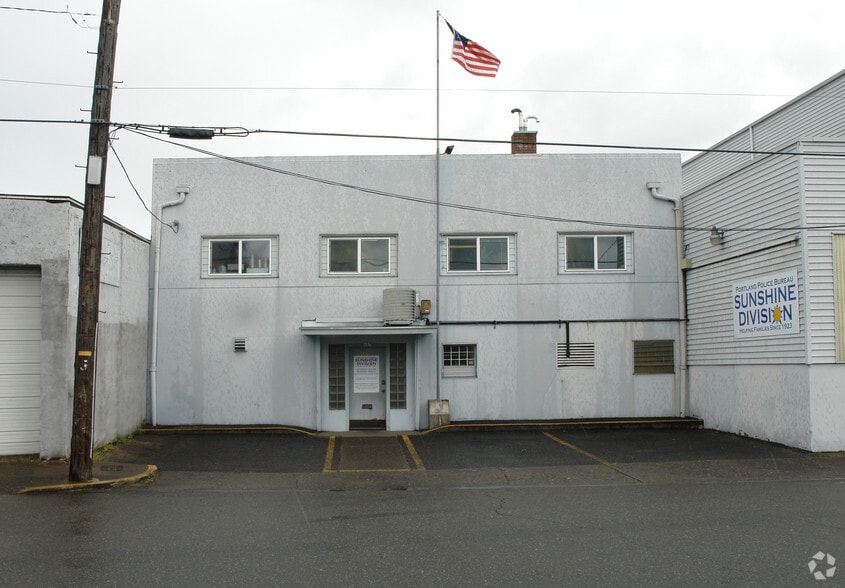 679-687 N Thompson St, Portland, OR for lease - Building Photo - Image 2 of 10