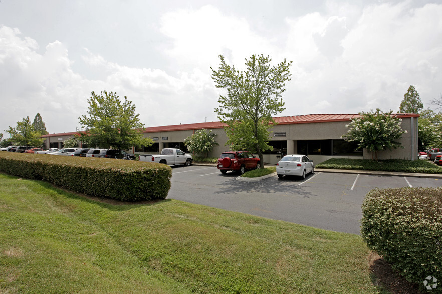 1865 Air Lane Dr, Nashville, TN for lease - Primary Photo - Image 1 of 9