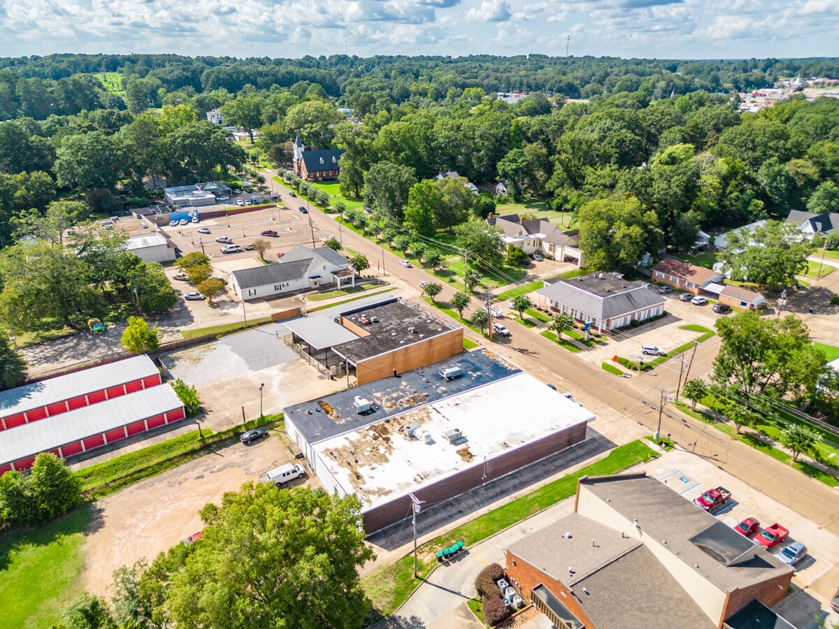 403 Summit St, Winona, MS 38967 Office for Sale