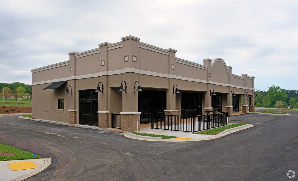 1580 Summit Lake Dr, Tallahassee, FL for sale - Primary Photo - Image 1 of 1