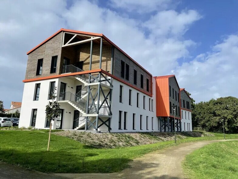 Office in Pornic for sale - Building Photo - Image 1 of 5
