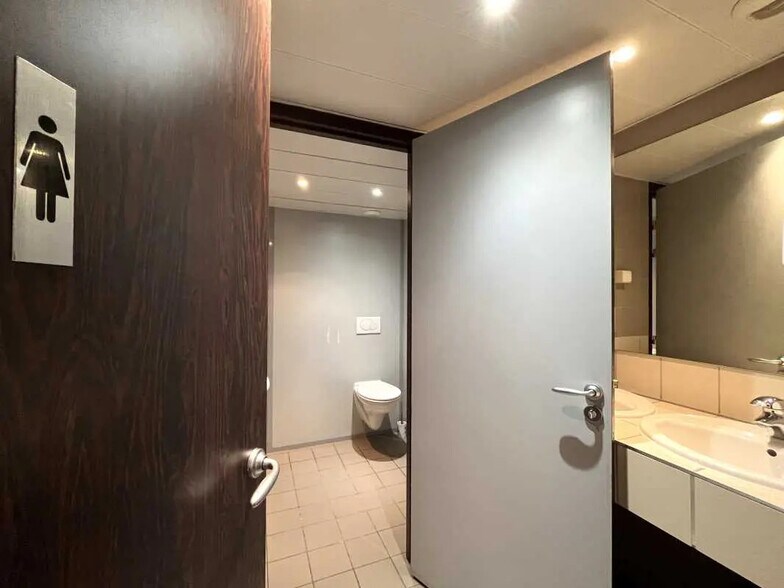 Office in SAINT-DIDIER-AU-MONT-D'OR for sale - Interior Photo - Image 3 of 17