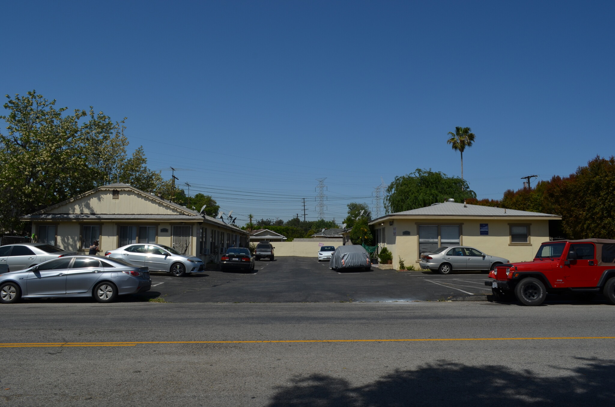 6711-6715 Tujunga Ave, North Hollywood, CA for sale Building Photo- Image 1 of 7