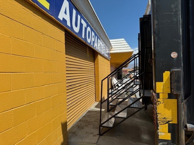 2167 N Decatur Blvd, Las Vegas, NV for lease - Building Photo - Image 2 of 5