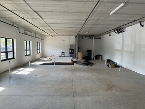 245 S 6th Ave, Kankakee, IL for lease Interior Photo- Image 2 of 4
