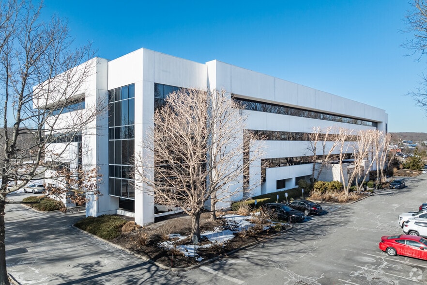 200 Broadhollow Rd, Melville, NY for lease - Building Photo - Image 2 of 7