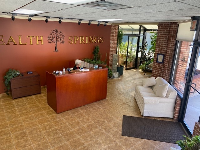 118 Spring St, Excelsior Springs, MO for sale - Building Photo - Image 2 of 5