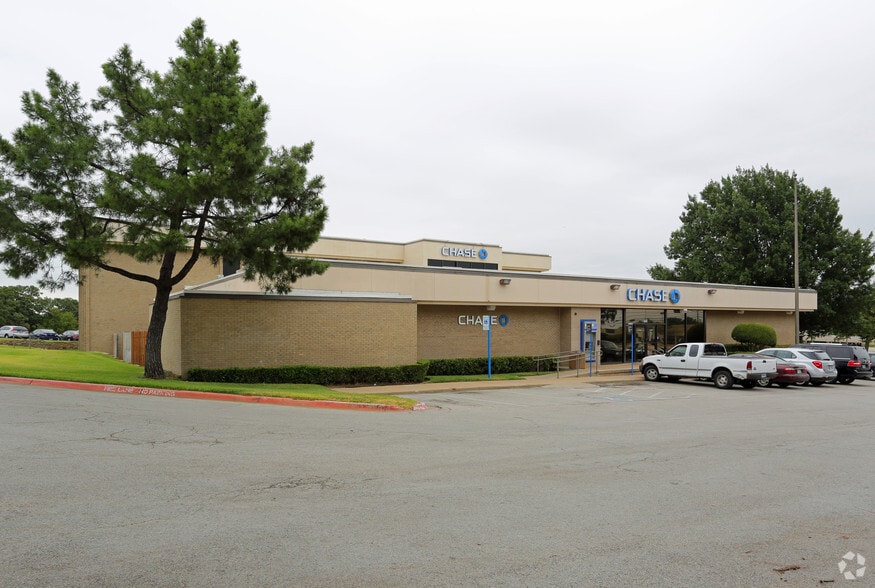 1010 W Euless Blvd, Euless, TX for sale - Primary Photo - Image 1 of 1