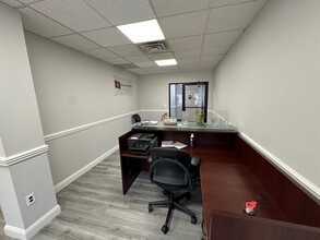 41 Grand Ave, River Edge, NJ for lease Interior Photo- Image 2 of 6