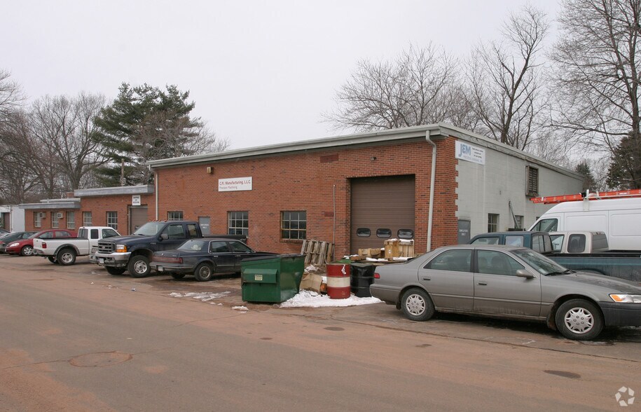 35-40 Nutmeg Ln, Glastonbury, CT for sale - Primary Photo - Image 1 of 1