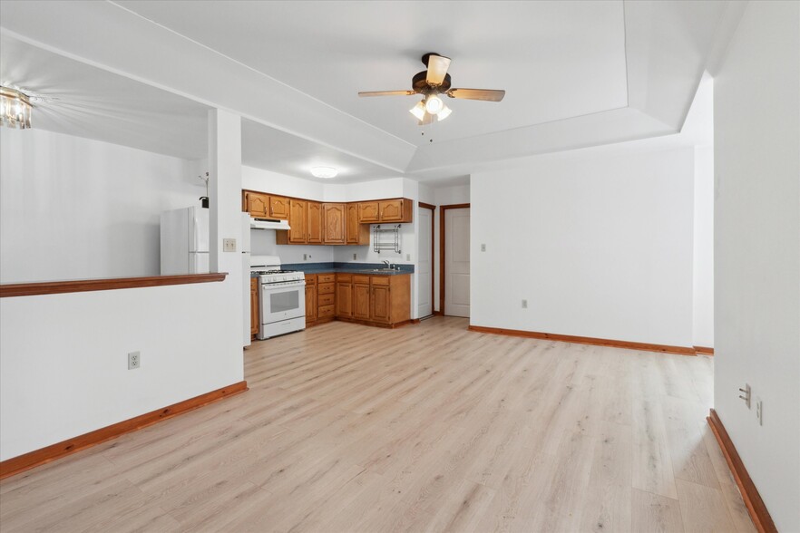 2855 E Thompson St, Philadelphia, PA for sale - Interior Photo - Image 3 of 52