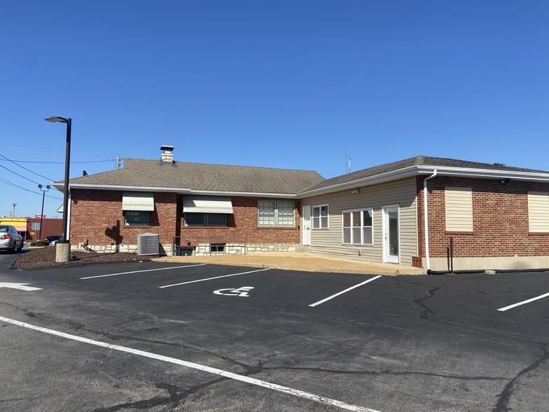 5404 S Lindbergh Blvd, Saint Louis, MO for lease - Building Photo - Image 2 of 11