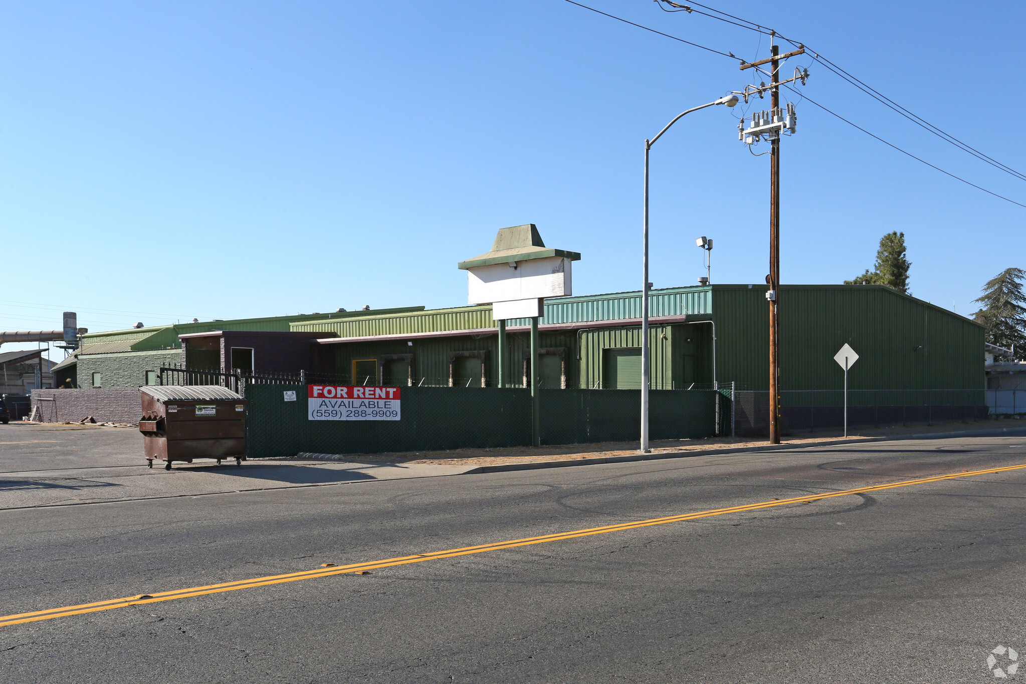 2356 S Fruit Ave, Fresno, CA for lease Primary Photo- Image 1 of 12