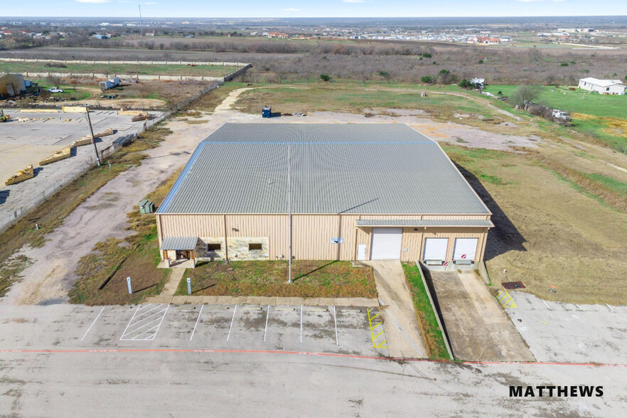 75 County Road 372, Jarrell, TX for lease - Building Photo - Image 2 of 3