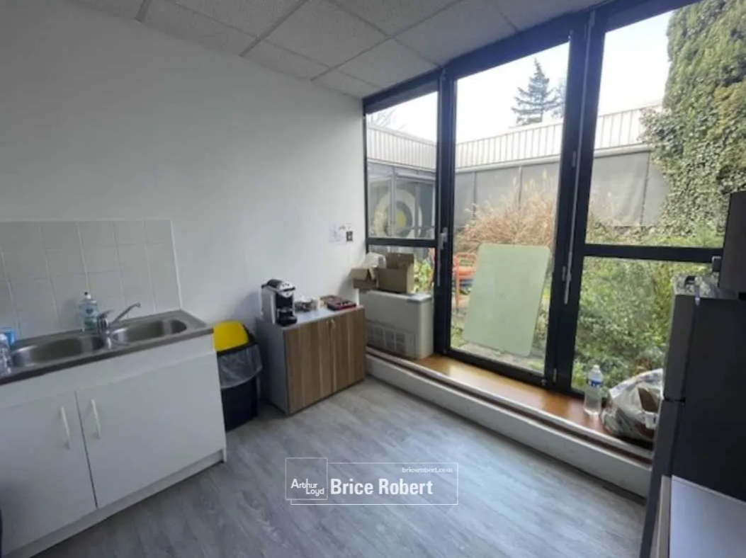 8 Chemin Du Jubin, Dardilly for lease Interior Photo- Image 1 of 5