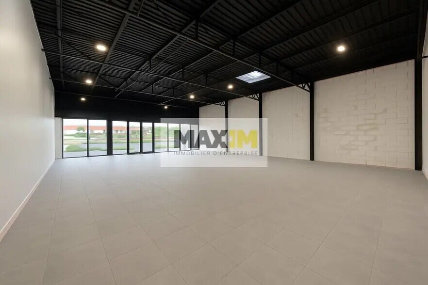 514 Rue De La Piece Cornue, Marsannay-la-Côte for lease - Interior Photo - Image 2 of 5