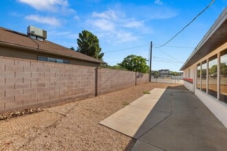 122 N 200 W, Saint George, UT for lease Interior Photo- Image 2 of 16
